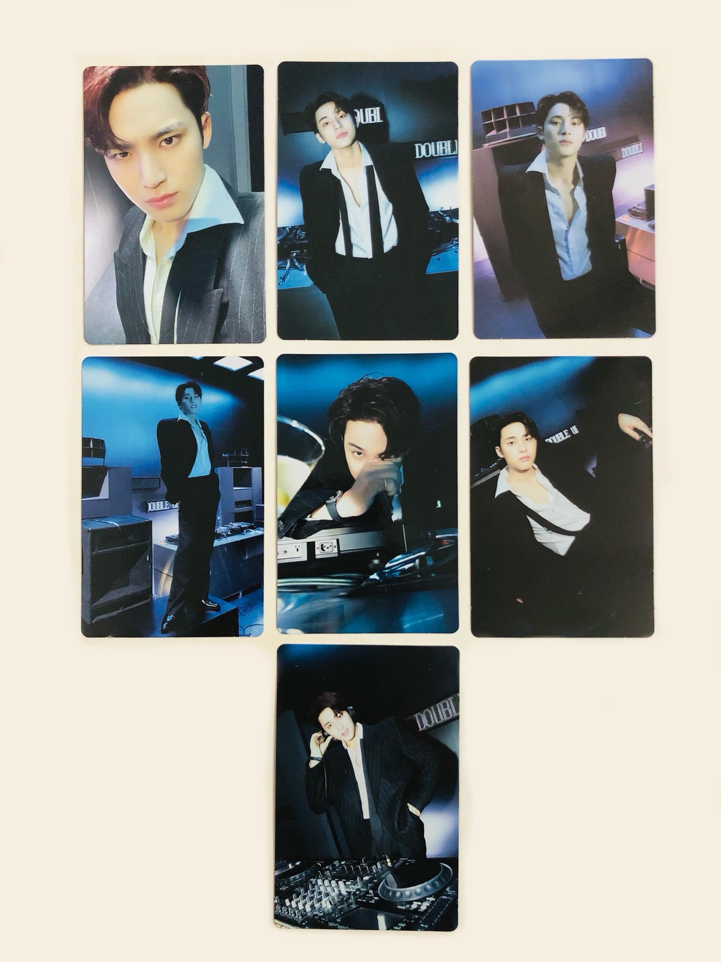 Mingyu Double Up Official Merch Photocards Set (B)