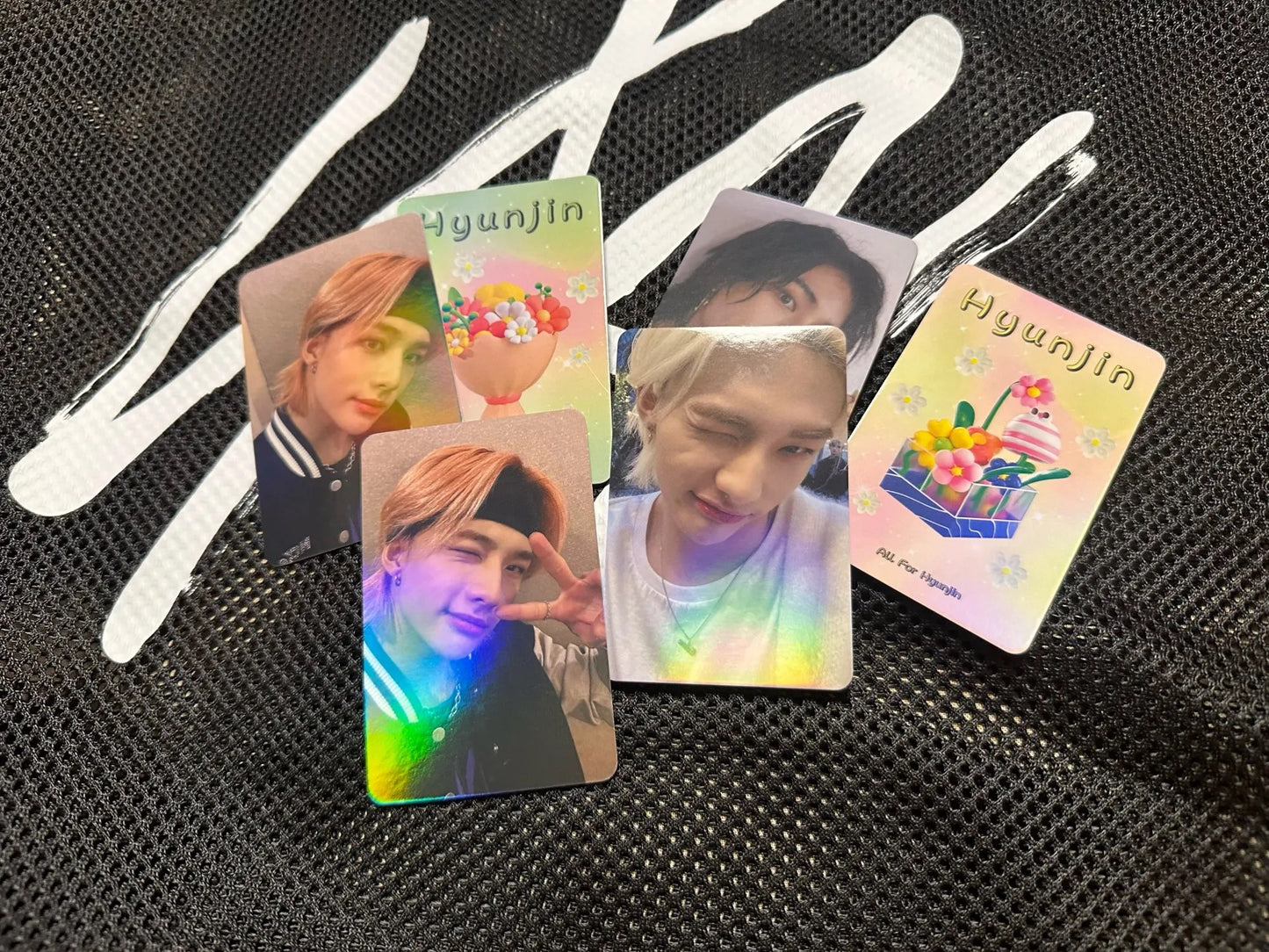 Hyunjin Rainbow Holographic Photocards (50 pcs)