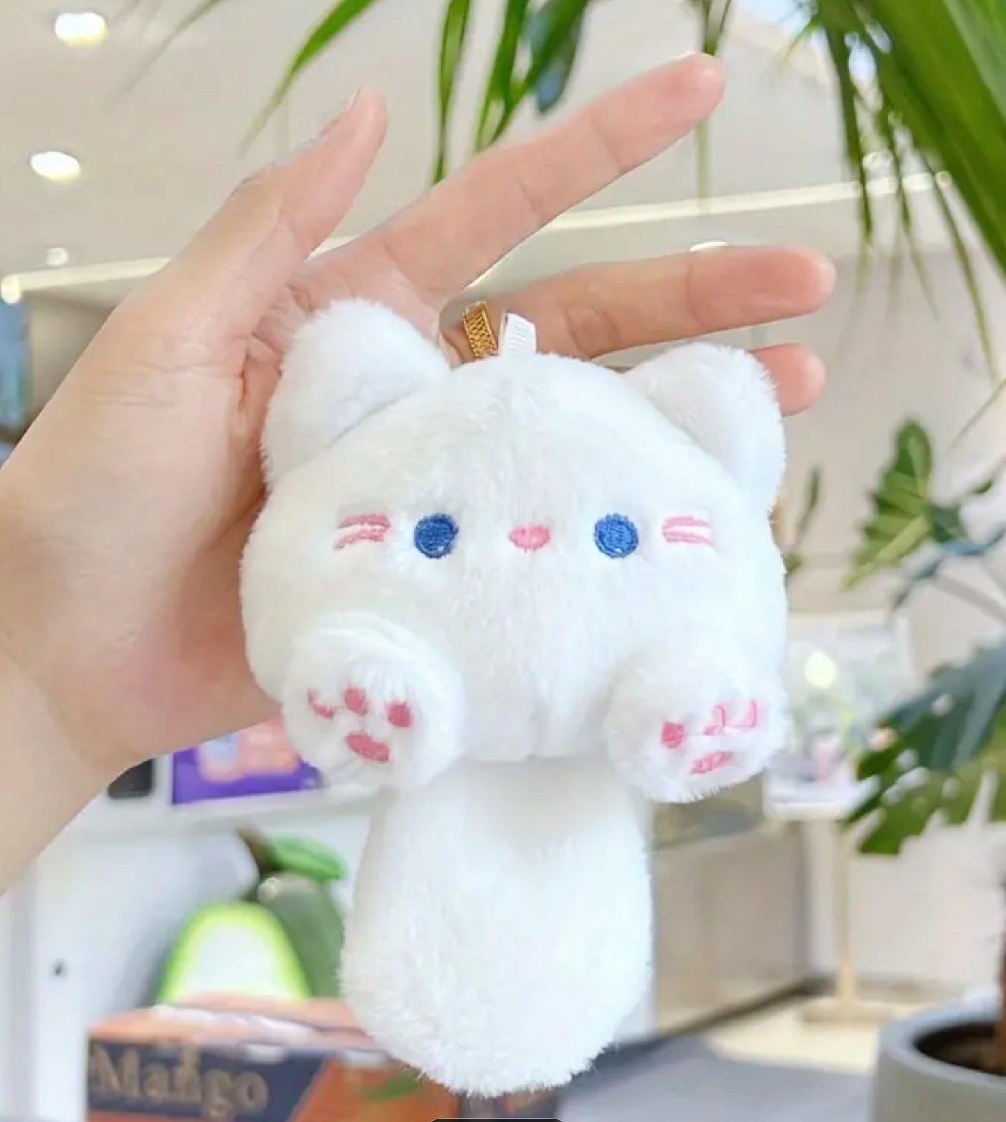 Plush Cat Keyring (white)