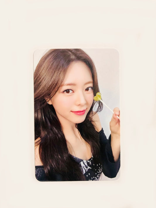 Itzy - Yuna Official Makestar POB Photocard