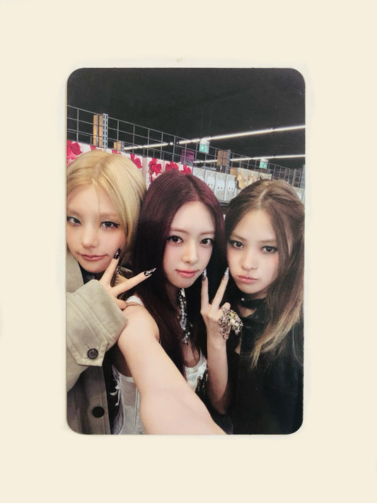 Itzy Tunnel Vision Unit POB Photocard
